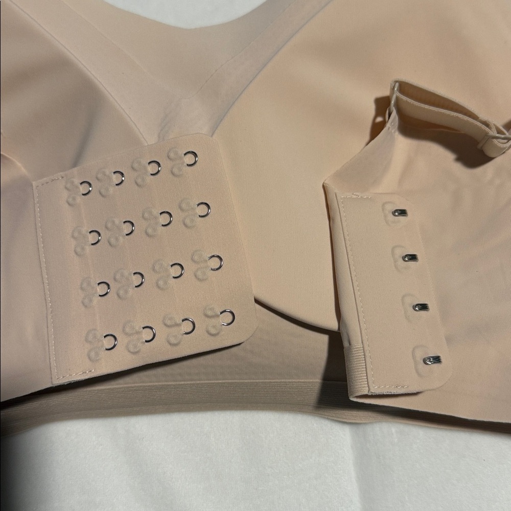 Seamless Nude Bra - Picture 5 of 6